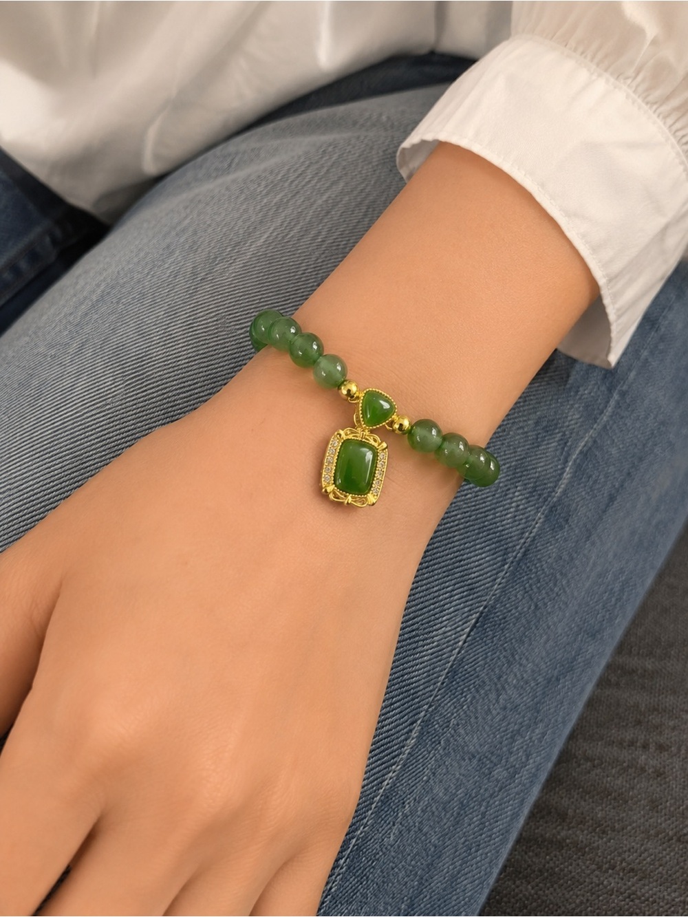 Luxury Boutique Green Beaded Gold Charm Bracelet - Elegant Women's Jewelry NWOT